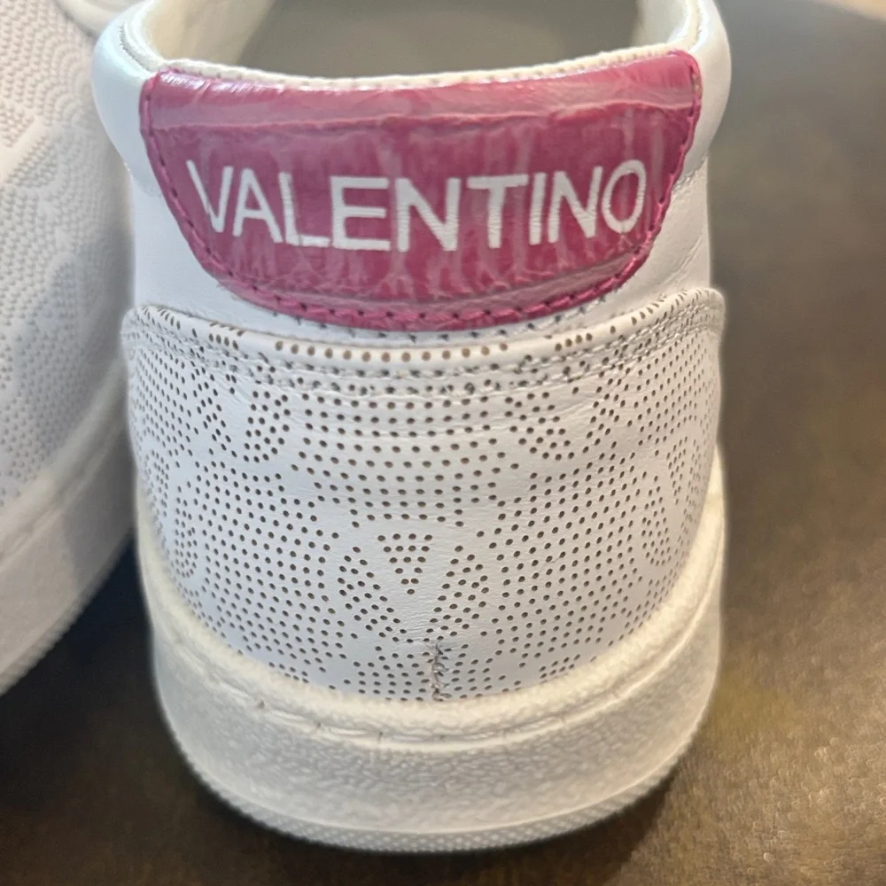 Valentino White and Pink Textured Slip-On BRAND NEW - Picture 2 of 8